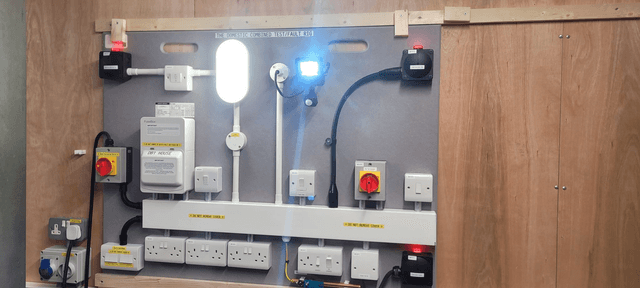 The Domestic Combined Test & Inspection/Fault Diagnosis Rig